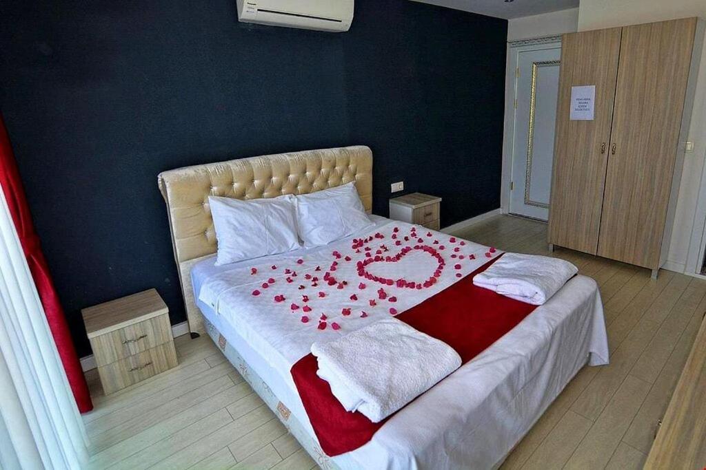 Airport Guelluek Otel Milas Buitenkant foto